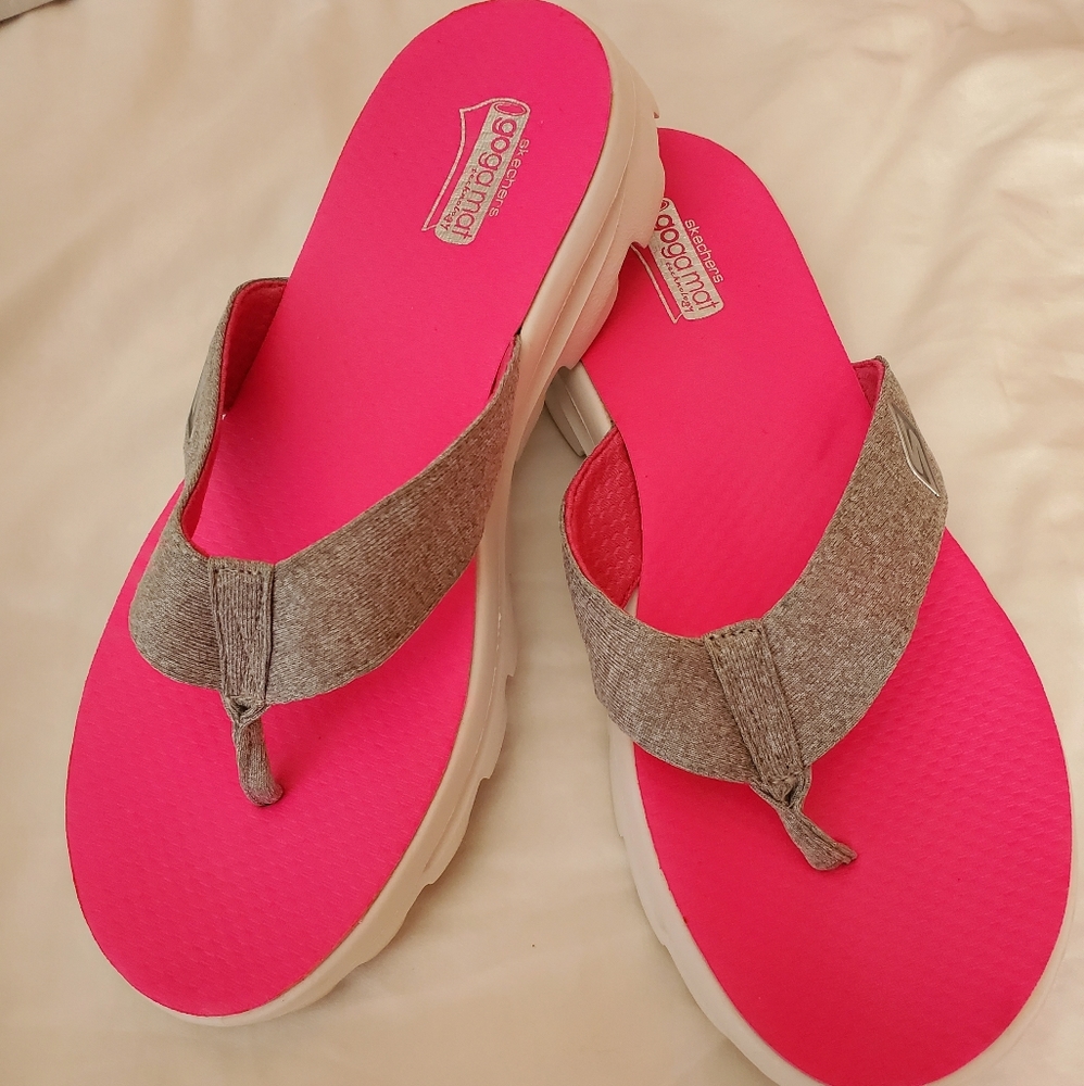 Brand New skechers Goga mat flip flops